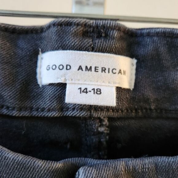 Good American Women's wash Black Jeans - Picture 6 of 14